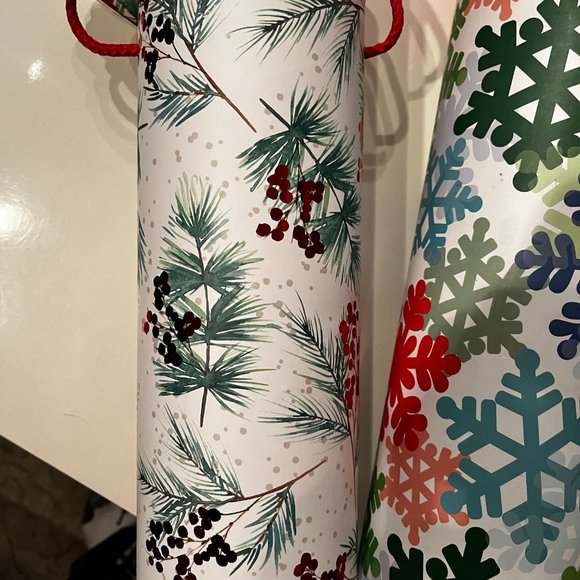 Christmas Wine Carriers / Holiday Decorative Containers Set of 2  (New) - Picture 5 of 16